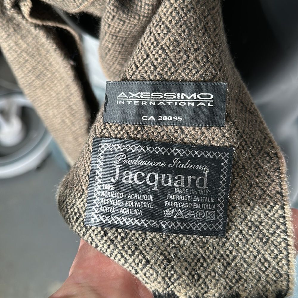 Jacquard Scarf - Picture 3 of 3